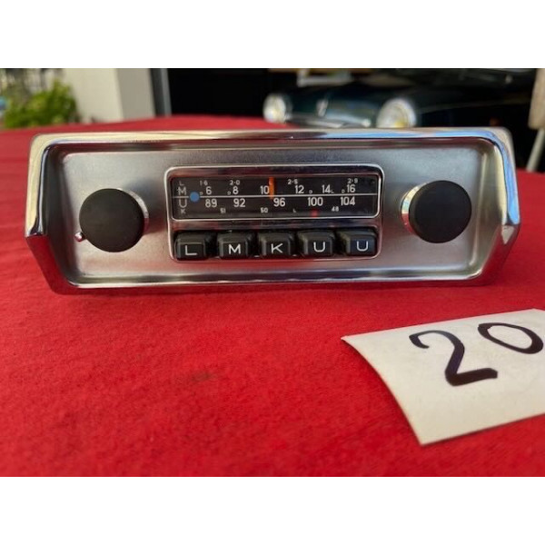 Autoradio Blaupunkt Frankfurt avec support Citroën ID DS 19 ou 21 1962 à 69