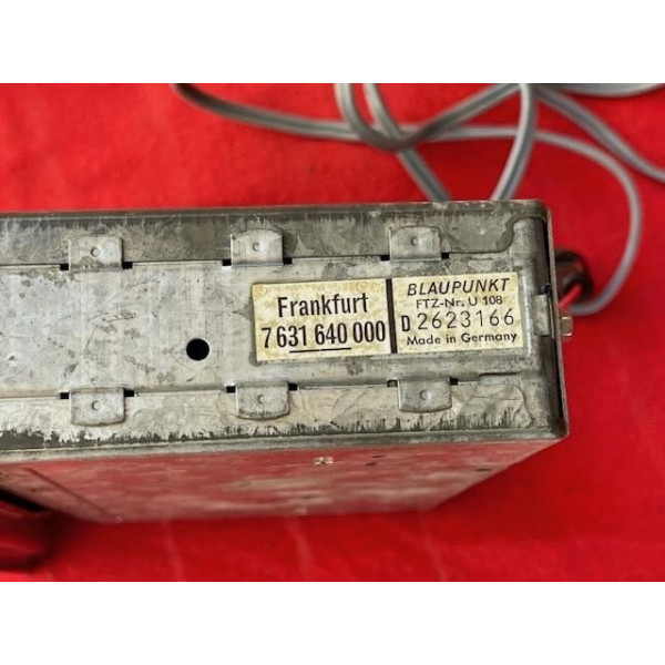 Autoradio Blaupunkt Frankfurt avec support Citroën ID DS 19 ou 21 1962 à 69