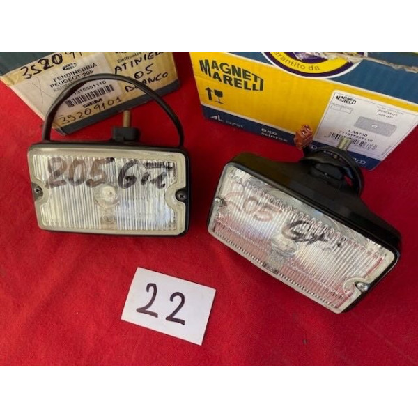 2 phares anti brouillard neuf Magneti Marelli Peugeot 205 GTI