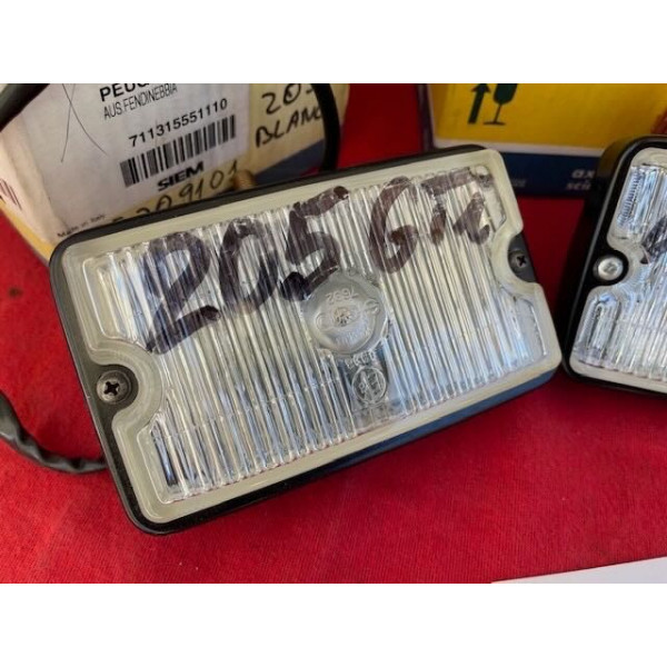 2 phares anti brouillard neuf Magneti Marelli Peugeot 205 GTI