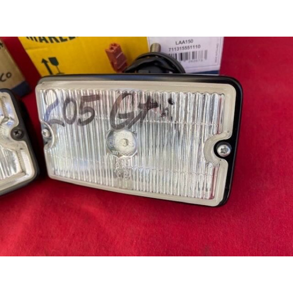 2 phares anti brouillard neuf Magneti Marelli Peugeot 205 GTI