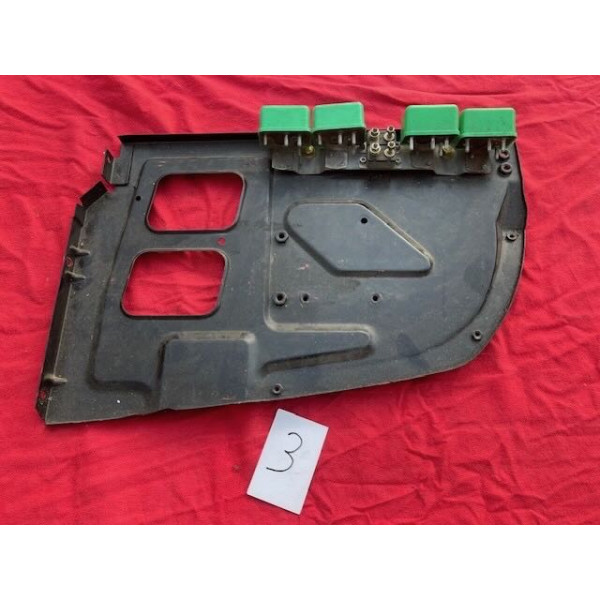 Tôle neuve support relais et radiateur huile Citroën SM Maserati injection