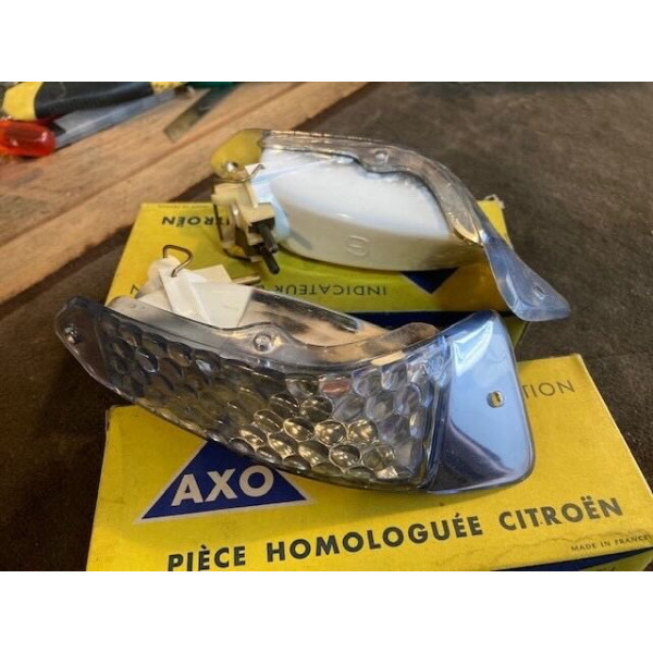 Clignotants neuf D et G origine Axo Citroën ID DS 19 ou 21
