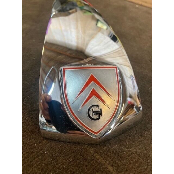 Enjoliveur de capot neuf Citroën DS