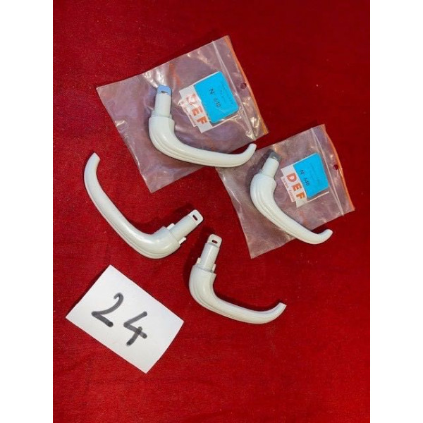 4 poignées de porte neuve Renault Dauphine ou 4CV