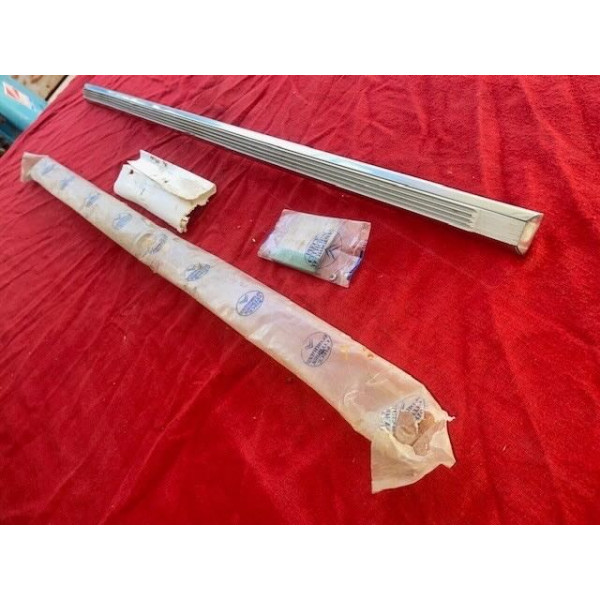 Baguette neuve de porte arrière original Citroën DS Pallas