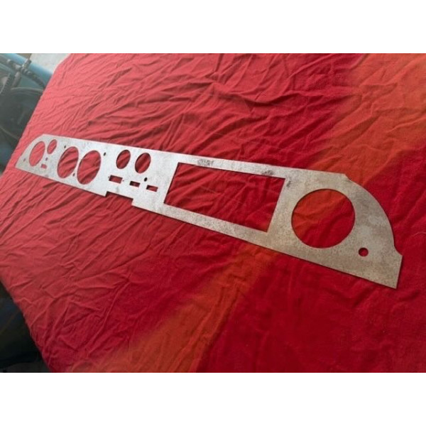 Tôle tableau de bord neuve Renault 8 Gordini