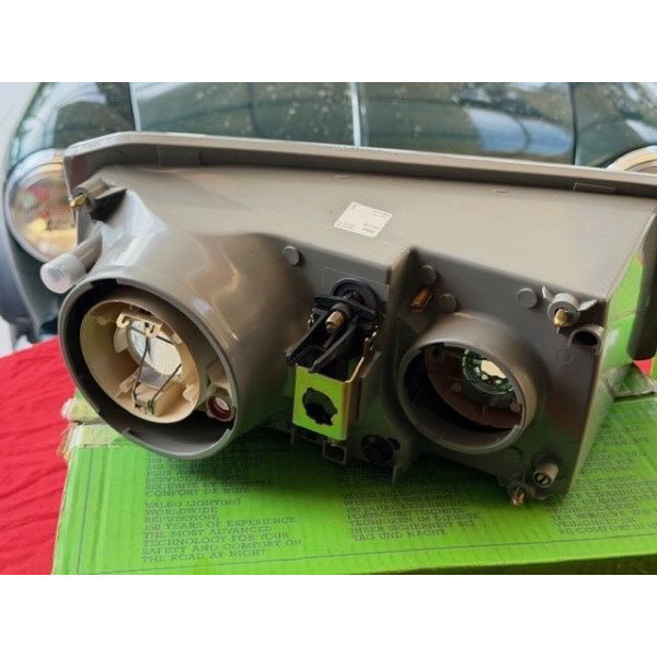 Renault 25 turbo DX V6 turbo jeu de 2 optiques de phares projecteur Valeo neuf