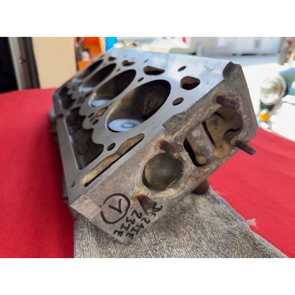 Culasse rectifiée et éprouvée Citroën DS 21 ou 23 injection électronique