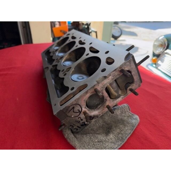 Culasse rectifiée et éprouvée Citroën DS 21 ou 23 injection électronique