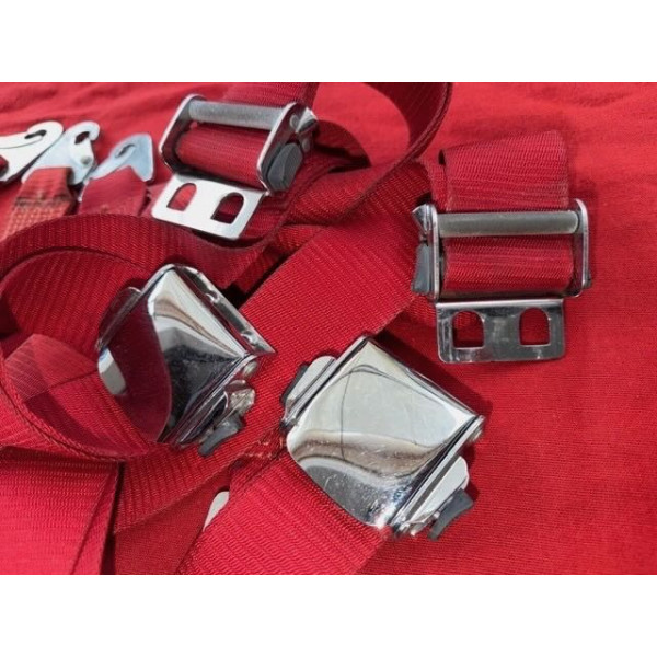 Jeu de ceintures de sécurité rouge option Citroën DS 19 ou 21 Pallas 1965-1969