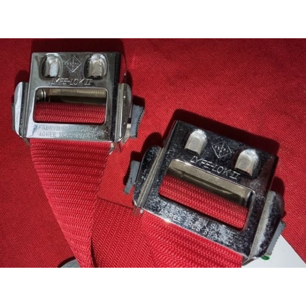 Jeu de ceintures de sécurité rouge option Citroën DS 19 ou 21 Pallas 1965-1969