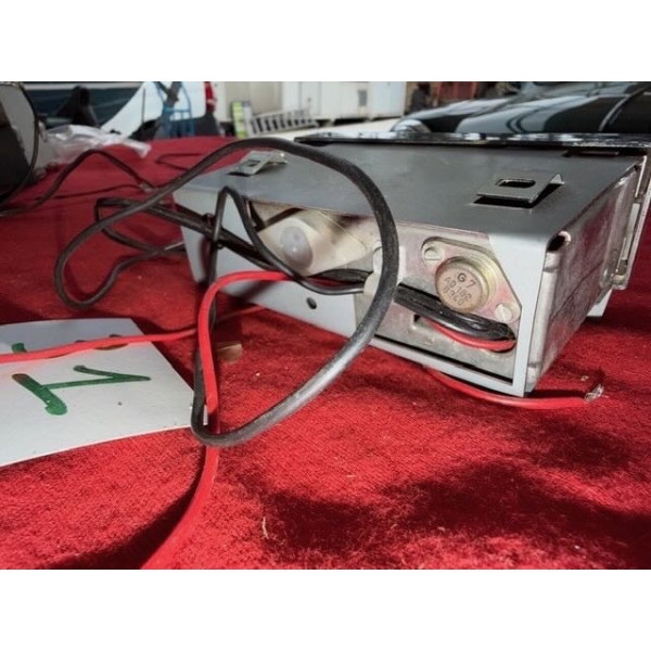 Autoradio Philips 382 origine Citroën DS 20 21 ou 23 Pallas