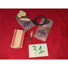 Petit lot de pièces neuves origine Citroën SM Maserati Merak