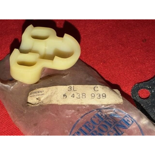 Petit lot de pièces neuves origine Citroën SM Maserati Merak