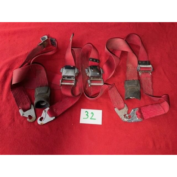 Jeu de ceintures de sécurité rouge accessoire Citroën DS 19 ou 21 Pallas 1964-69