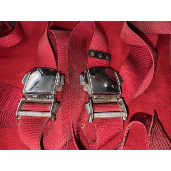 Jeu de ceintures de sécurité rouge accessoire Citroën DS 19 ou 21 Pallas 1964-69