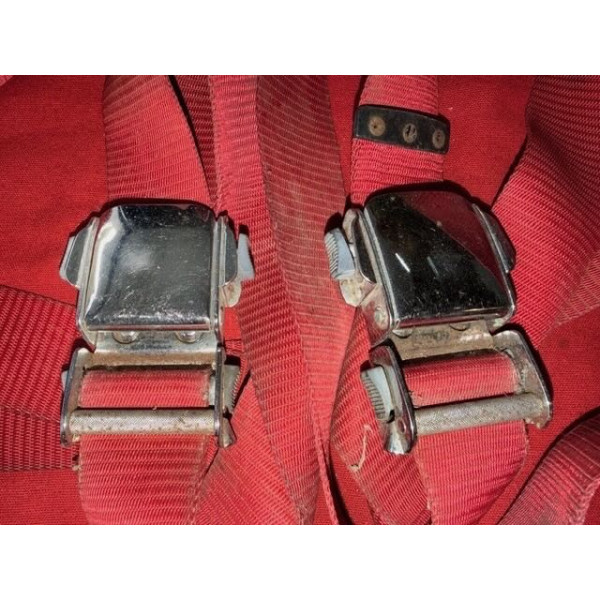 Jeu de ceintures de sécurité rouge accessoire Citroën DS 19 ou 21 Pallas 1964-69