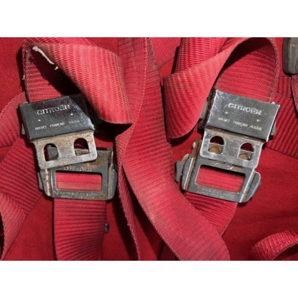 Jeu de ceintures de sécurité rouge accessoire Citroën DS 19 ou 21 Pallas 1964-69