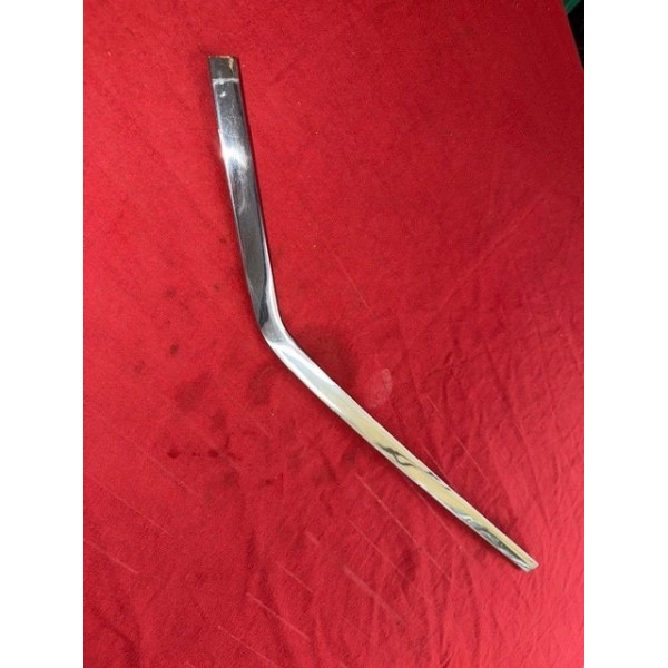 Habillage inox côté gauche lunette arrière Citroën SM Maserati