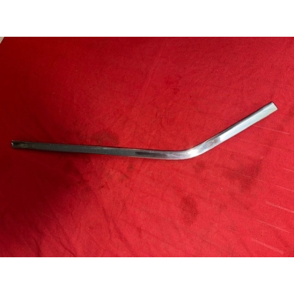 Habillage inox côté droit lunette arrière Citroën SM Maserati
