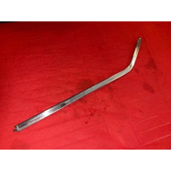Habillage inox côté droit lunette arrière Citroën SM Maserati