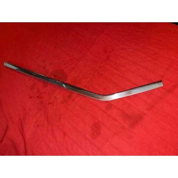 Habillage inox côté droit lunette arrière Citroën SM Maserati