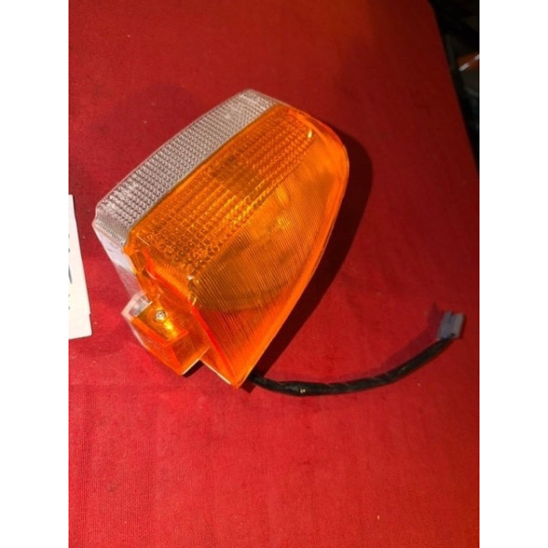 Clignotant veilleuse AVG neuf Peugeot 305 série 1