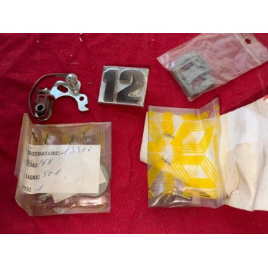 Petit lot pièces et serrures Renault 12