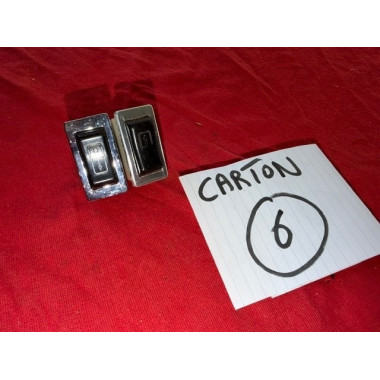 2 boutons de lève vitres originaux Citroën SM Maserati