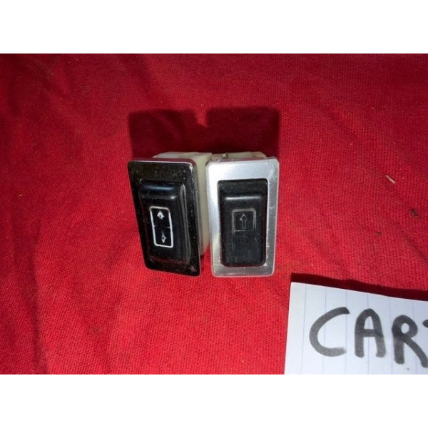 2 boutons de lève vitres originaux Citroën SM Maserati