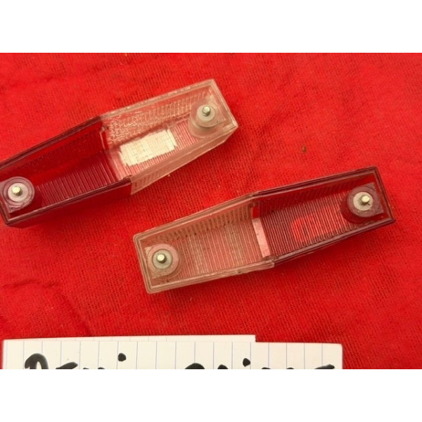 2 cabochons de veilleuses aile avant neuf original Renault 8 Gordini