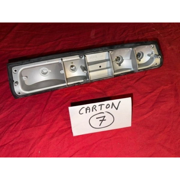 Socle de feu arrière droit neuf original Renault 17 Gordini TL TS phase 2