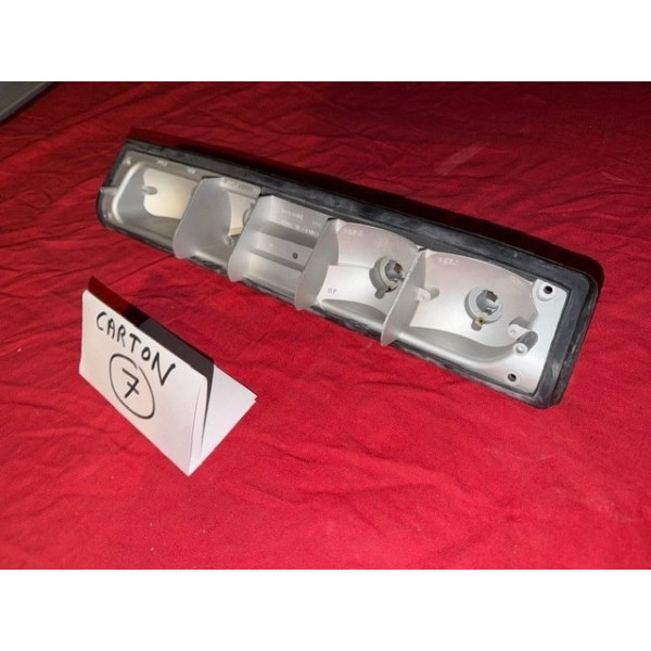 Socle de feu arrière droit neuf original Renault 17 Gordini TL TS phase 2