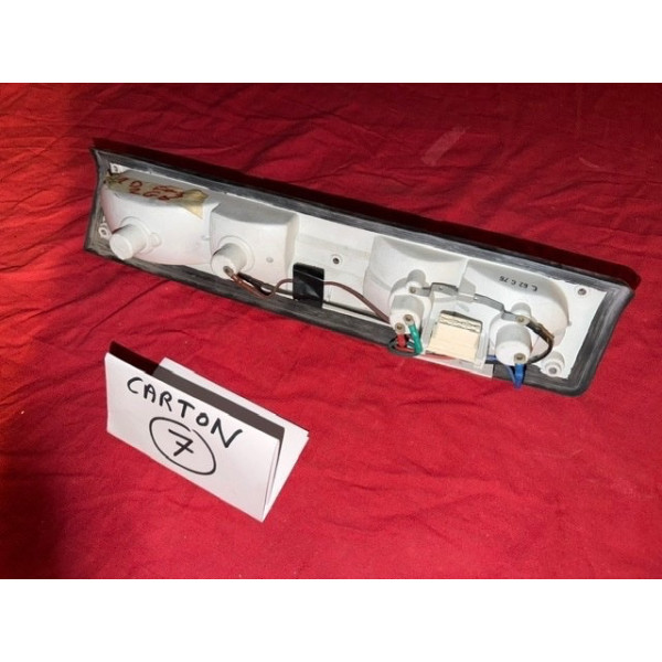 Socle de feu arrière droit neuf original Renault 17 Gordini TL TS phase 2