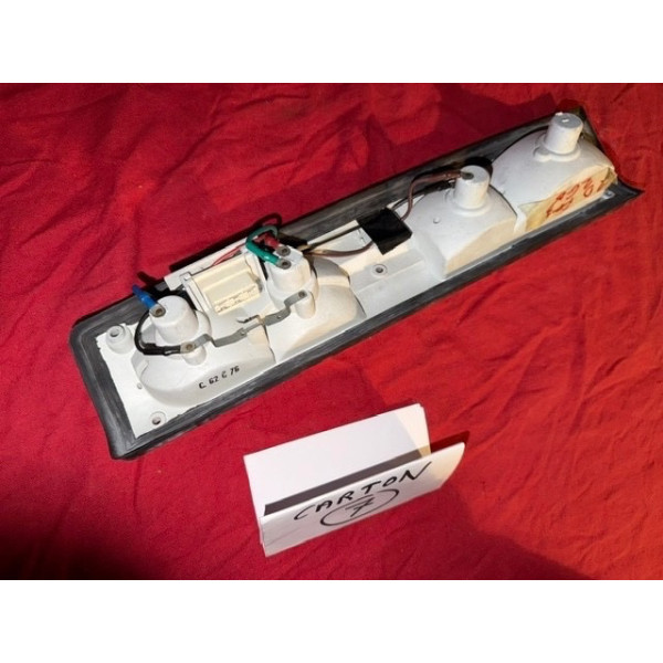 Socle de feu arrière droit neuf original Renault 17 Gordini TL TS phase 2