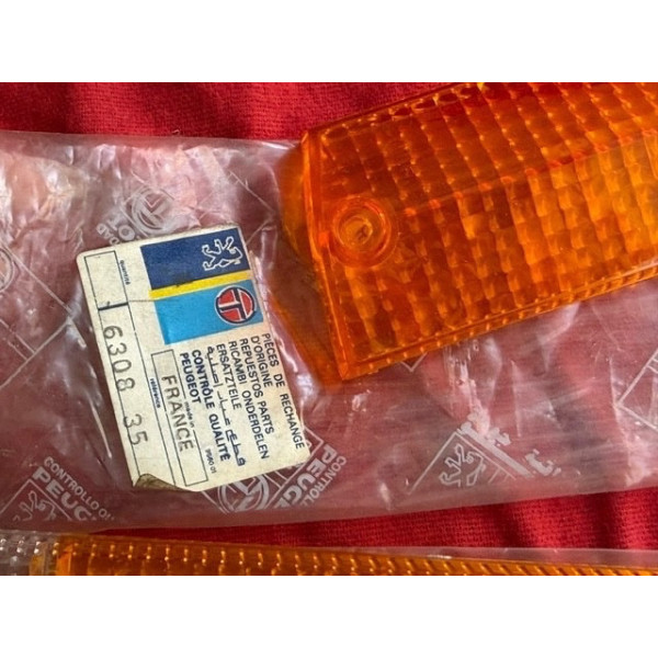 2 cabochons de veilleuses clignotants neuf origine Peugeot 504 berline break