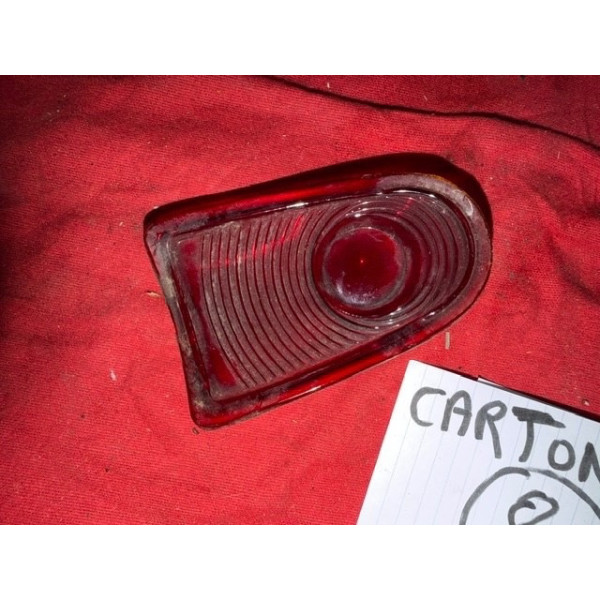Cabochon de feu arrière en verre original Peugeot 403 tout modèle