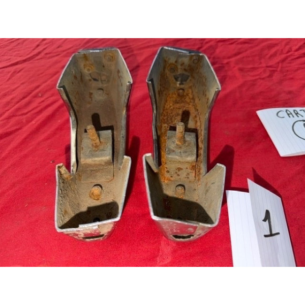 Jeu de 2 butoirs arrière de pare choc originaux droit et gauche Renault 8 Gordini