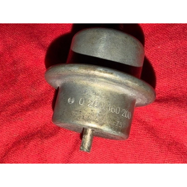 Régulateur pression essence Bosch 0280160200 Volkswagen Porsche Renault Citroën