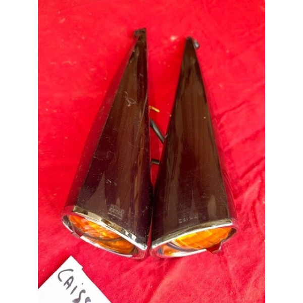 2 cornets de clignotants arrière plastique Citroën DS 19 1ère génération