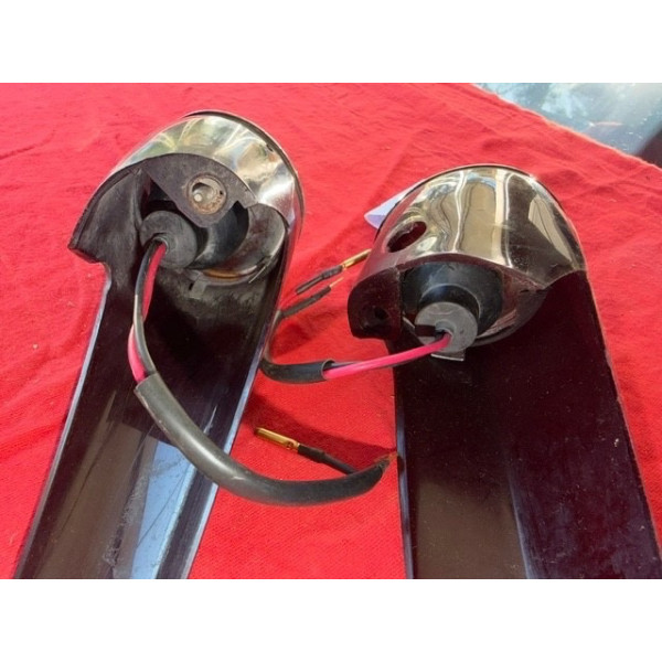 2 cornets de clignotants arrière plastique Citroën DS 19 1ère génération