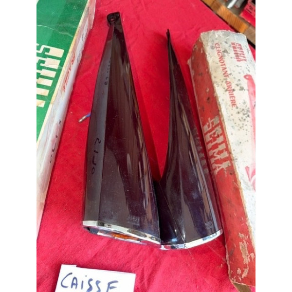 2 cornets de clignotants arrière plastique Citroën DS 19 1ère génération neuf NOS