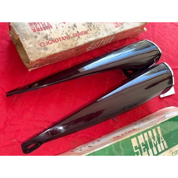2 cornets de clignotants arrière plastique Citroën DS 19 1ère génération neuf NOS