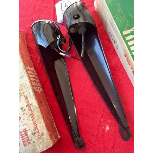2 cornets de clignotants arrière plastique Citroën DS 19 1ère génération neuf NOS