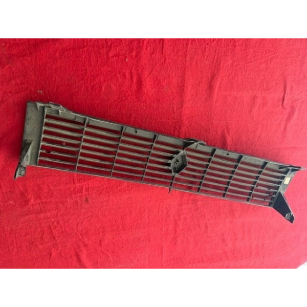 Renault 9 grille de calandre avant 7700708580