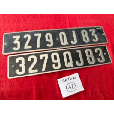 Anciennes plaques d'immatriculation d'époque années 60 vintage Automobilia