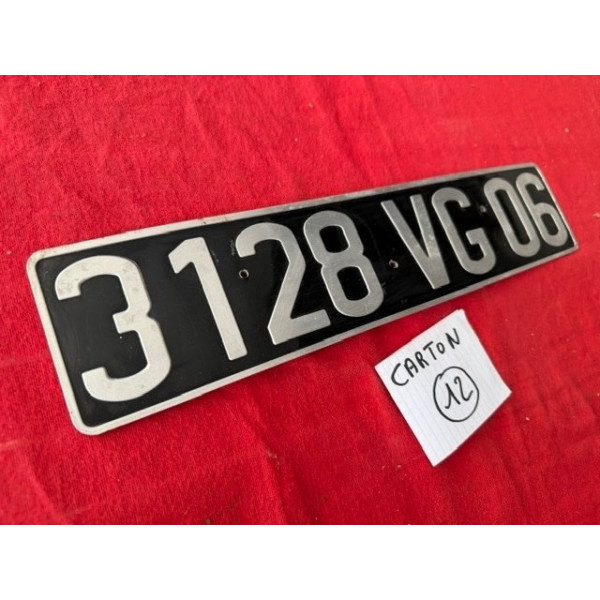 Ancienne plaque d'immatriculation d'époque années 60 vintage Automobilia