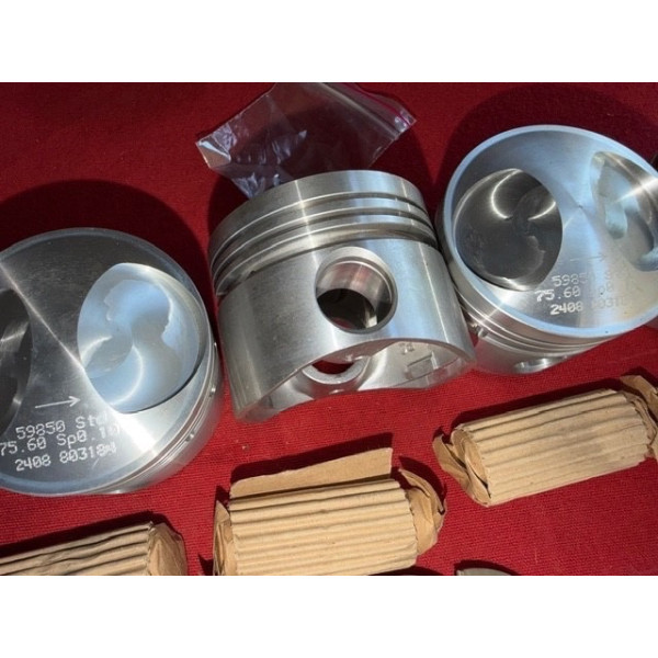 4 pistons neuf Bretille Alpine A110 1296 R8 Gordini complet avec axe et segments