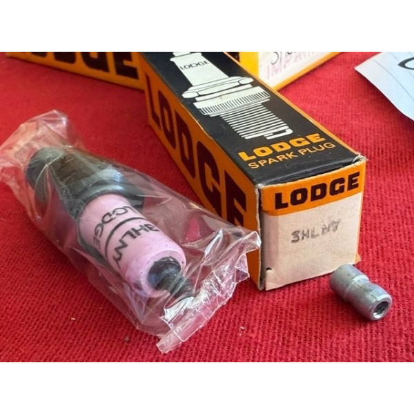 Lot de 12 bougies neuves Lodge 3HLNY Citroën SM Maserati Lamborghini BMW Ford RS